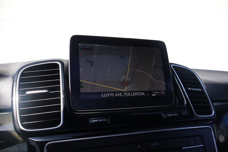 Mercedes-Benz GLE 350 Vehicle Full-screen Gallery Image 30