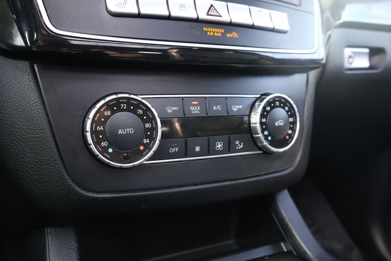 Mercedes-Benz GLE 350 Vehicle Full-screen Gallery Image 33