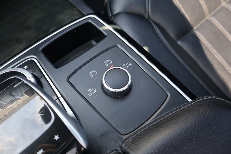 Mercedes-Benz GLE 350 Vehicle Full-screen Gallery Image 34