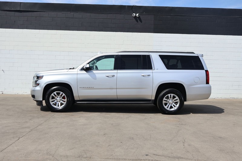 Chevrolet Suburban Vehicle Full-screen Gallery Image 10