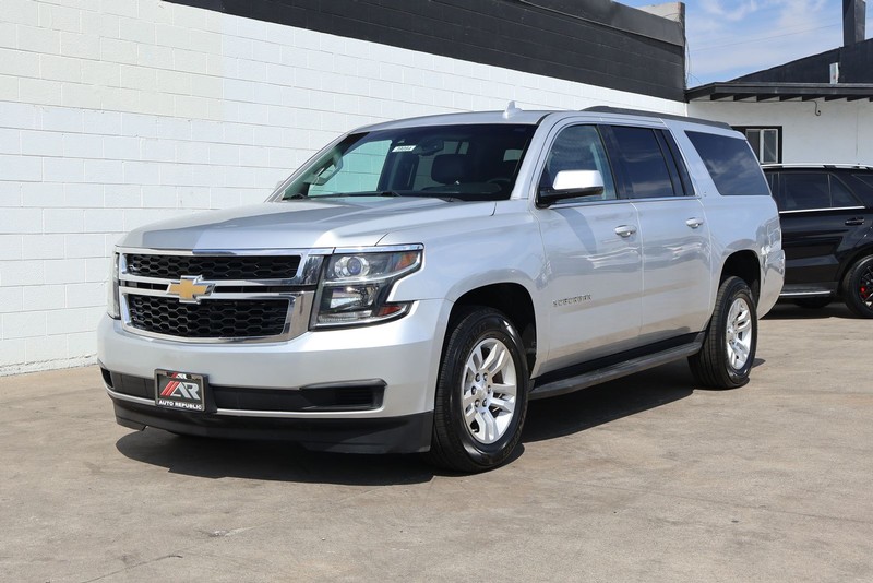 Chevrolet Suburban Vehicle Full-screen Gallery Image 11