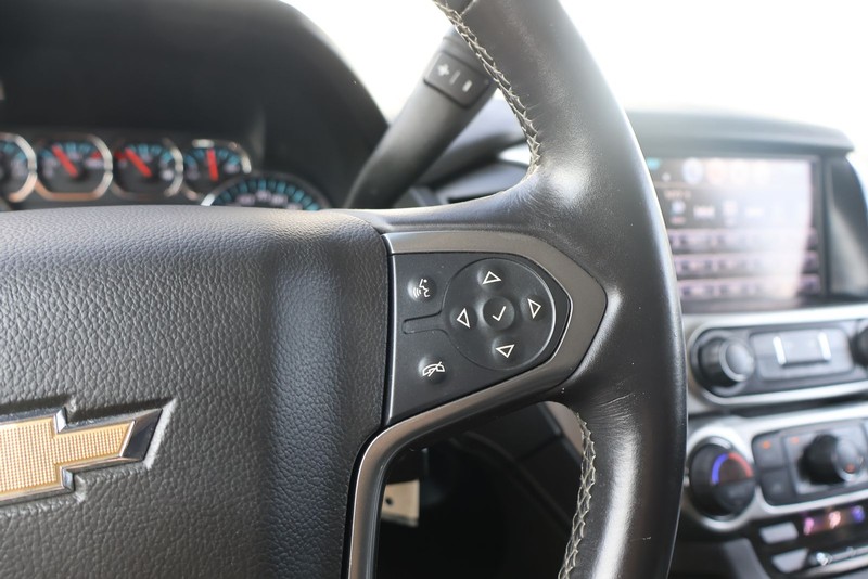 Chevrolet Suburban Vehicle Full-screen Gallery Image 27