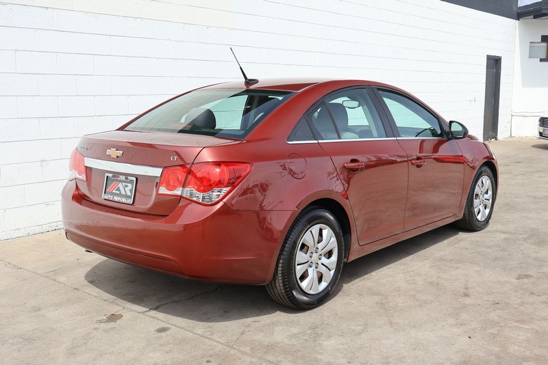 Chevrolet Cruze Vehicle Full-screen Gallery Image 05