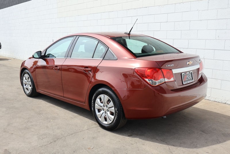 Chevrolet Cruze Vehicle Full-screen Gallery Image 09