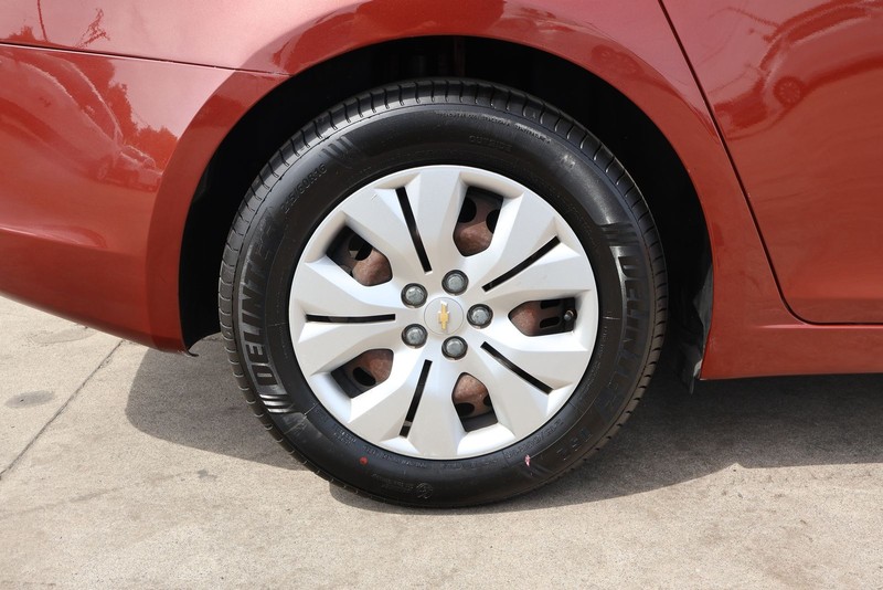 Chevrolet Cruze Vehicle Full-screen Gallery Image 13