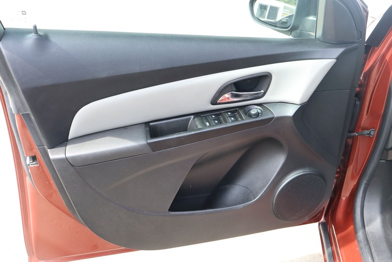 Chevrolet Cruze Vehicle Full-screen Gallery Image 14