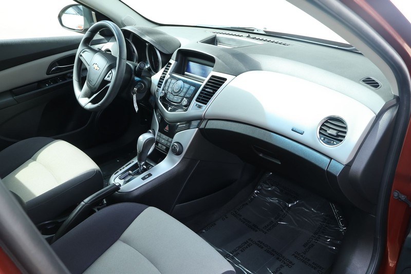 Chevrolet Cruze Vehicle Full-screen Gallery Image 19