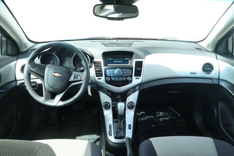 Chevrolet Cruze Vehicle Full-screen Gallery Image 22