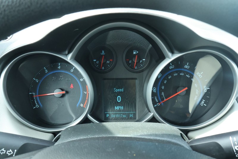 Chevrolet Cruze Vehicle Full-screen Gallery Image 23