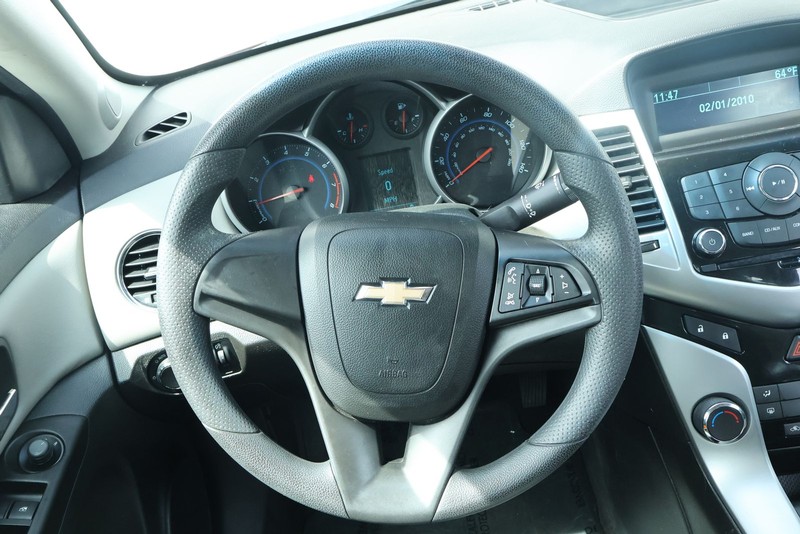 Chevrolet Cruze Vehicle Full-screen Gallery Image 24
