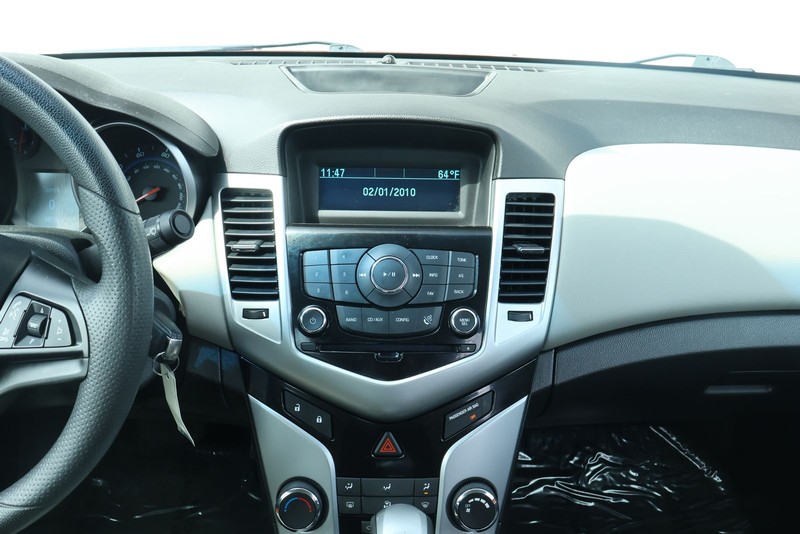 Chevrolet Cruze Vehicle Full-screen Gallery Image 26