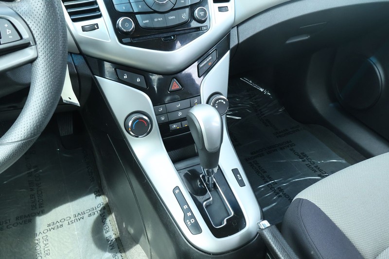 Chevrolet Cruze Vehicle Full-screen Gallery Image 27