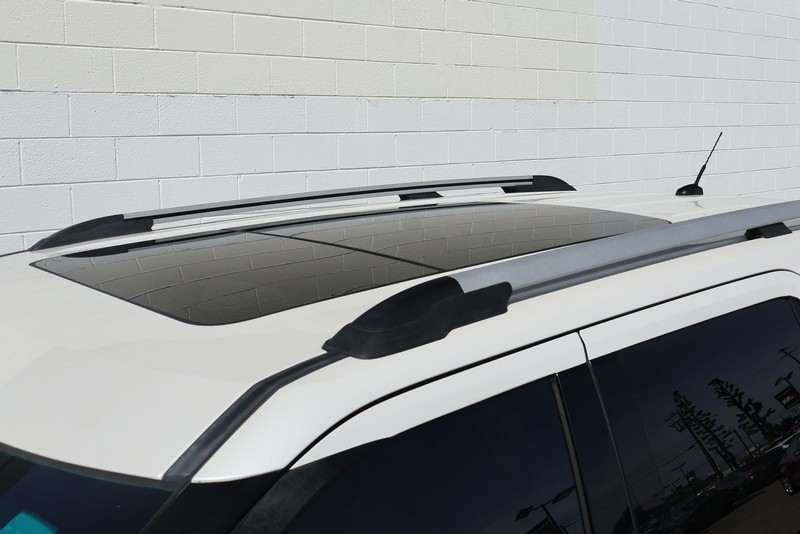 Ford Explorer Vehicle Full-screen Gallery Image 15