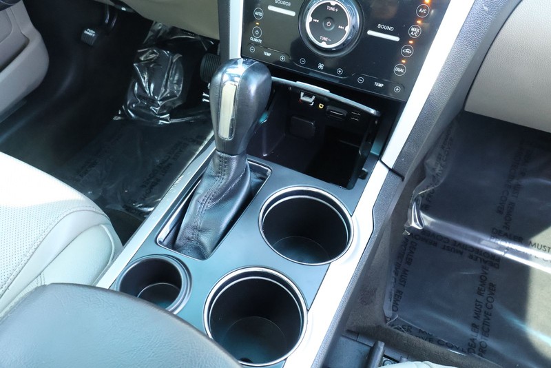 Ford Explorer Vehicle Full-screen Gallery Image 42