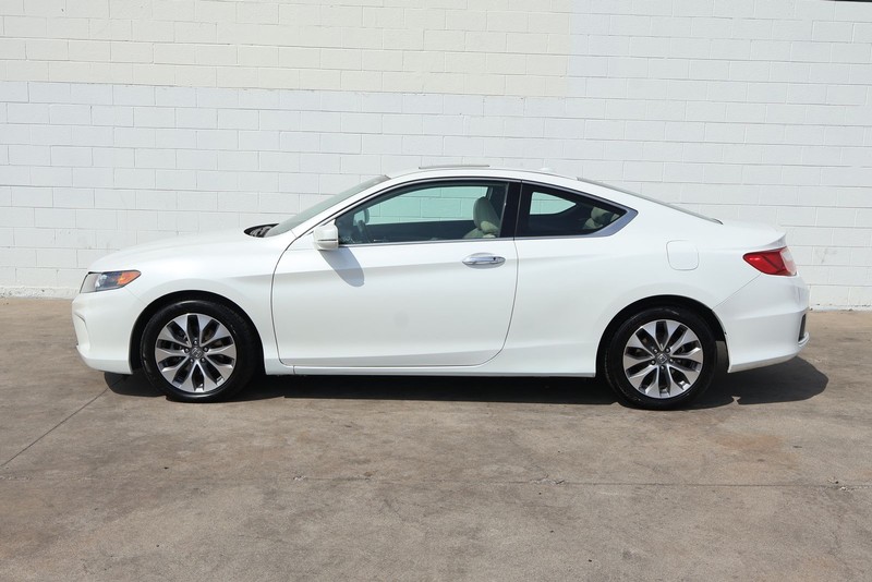 Honda Accord Coupe Vehicle Full-screen Gallery Image 10