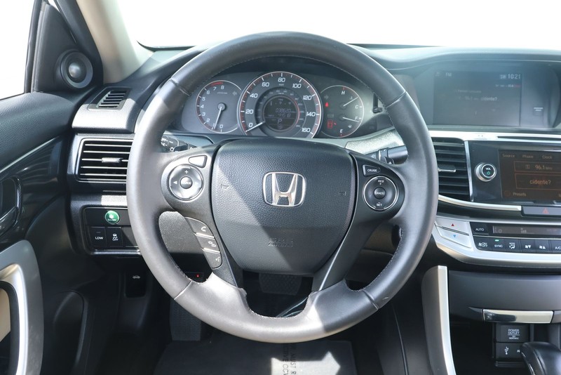 Honda Accord Coupe Vehicle Full-screen Gallery Image 27