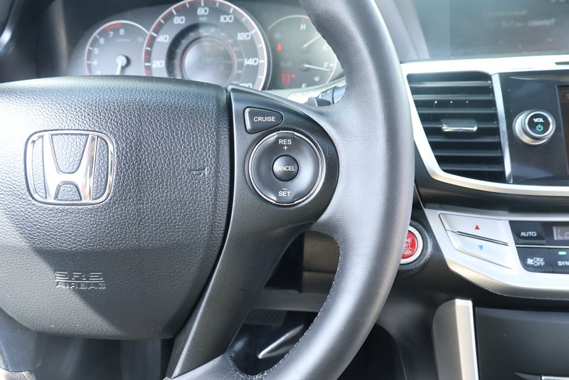 Honda Accord Coupe Vehicle Full-screen Gallery Image 29