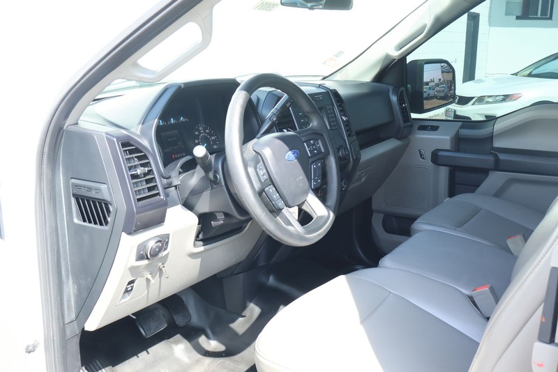 Ford F-150 Vehicle Full-screen Gallery Image 17