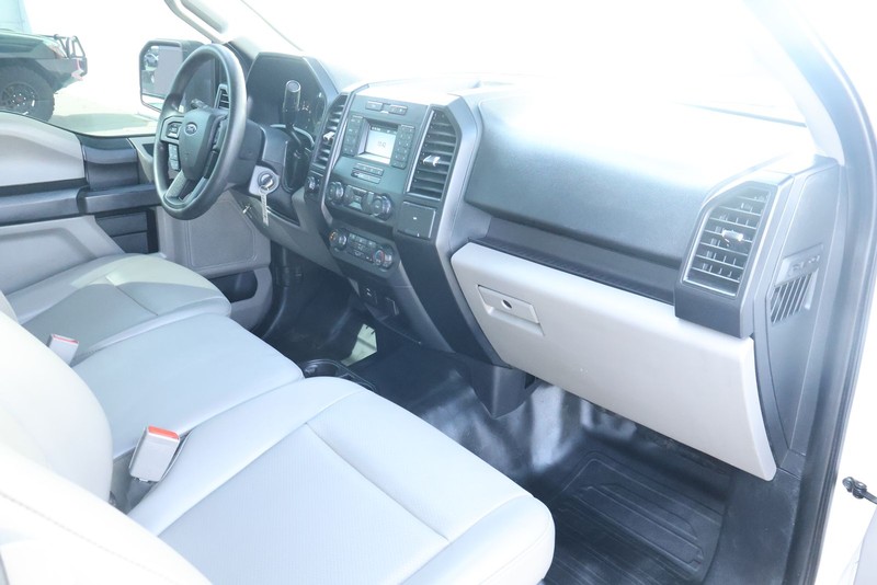 Ford F-150 Vehicle Full-screen Gallery Image 21