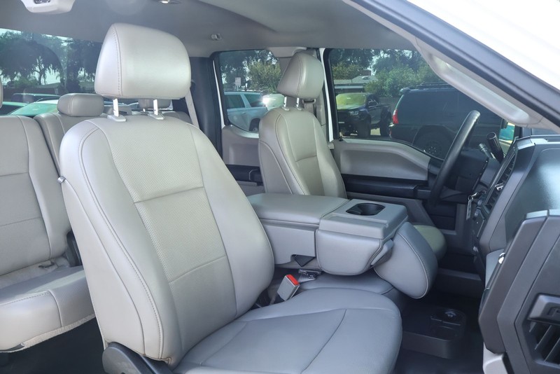 Ford F-150 Vehicle Full-screen Gallery Image 23