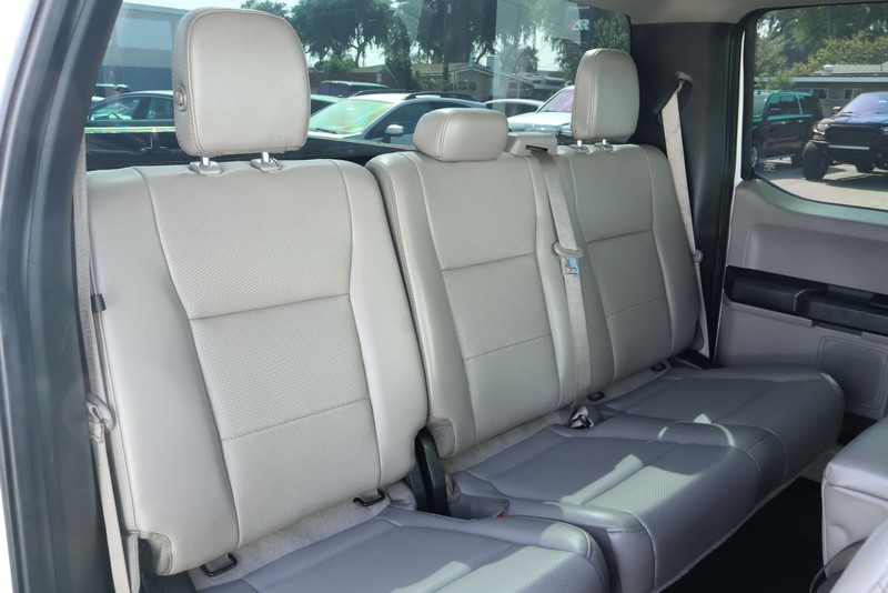 Ford F-150 Vehicle Full-screen Gallery Image 25