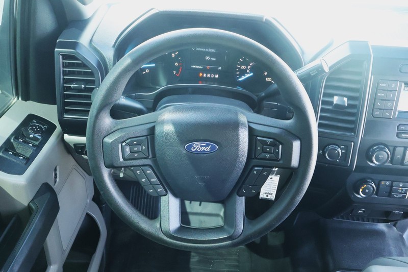 Ford F-150 Vehicle Full-screen Gallery Image 28