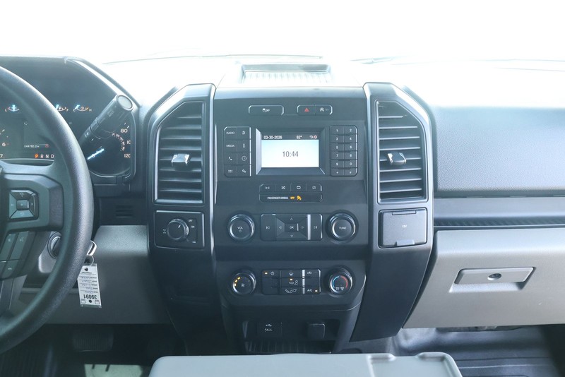 Ford F-150 Vehicle Full-screen Gallery Image 31