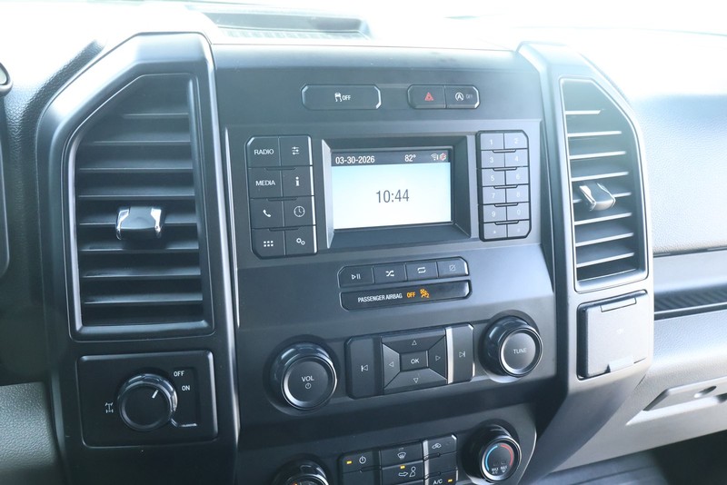 Ford F-150 Vehicle Full-screen Gallery Image 32