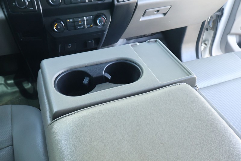 Ford F-150 Vehicle Full-screen Gallery Image 34