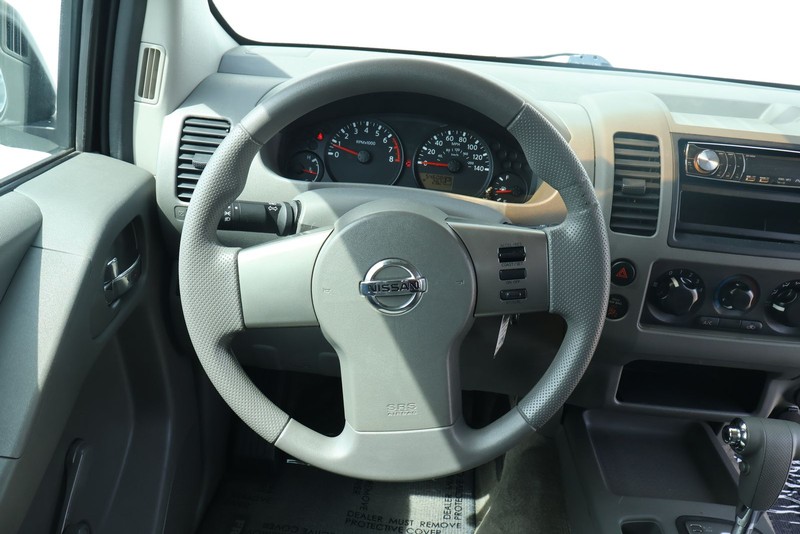 Nissan Frontier Vehicle Full-screen Gallery Image 25