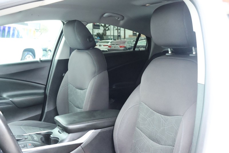 Chevrolet Volt Vehicle Full-screen Gallery Image 18