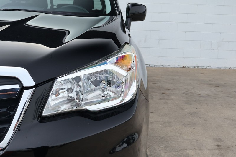 Subaru Forester Vehicle Full-screen Gallery Image 03