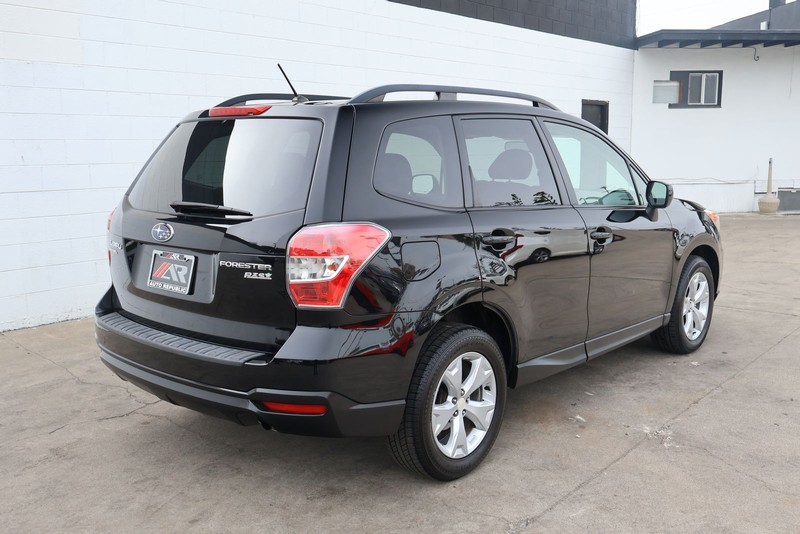 Subaru Forester Vehicle Full-screen Gallery Image 05