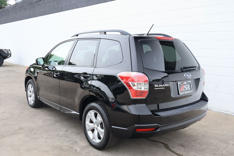 Subaru Forester Vehicle Full-screen Gallery Image 10