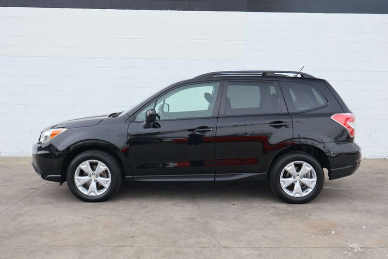 Subaru Forester Vehicle Full-screen Gallery Image 11