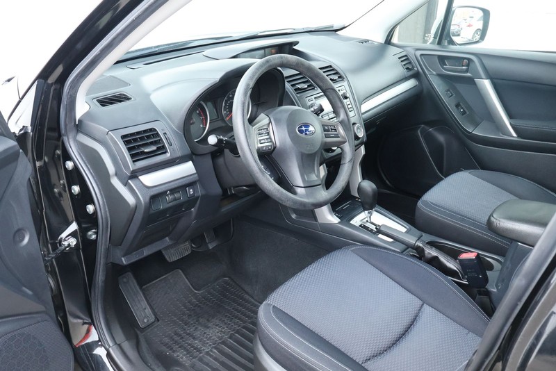 Subaru Forester Vehicle Full-screen Gallery Image 16