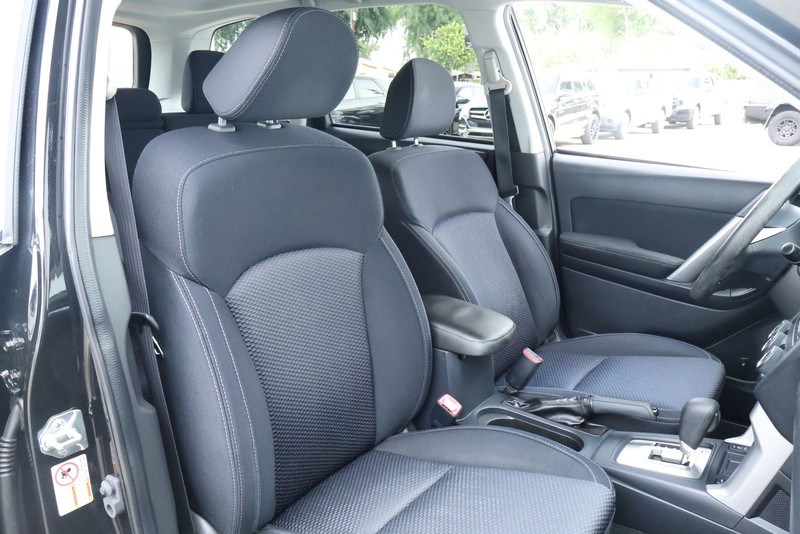 Subaru Forester Vehicle Full-screen Gallery Image 22