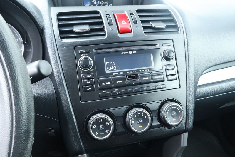 Subaru Forester Vehicle Full-screen Gallery Image 32