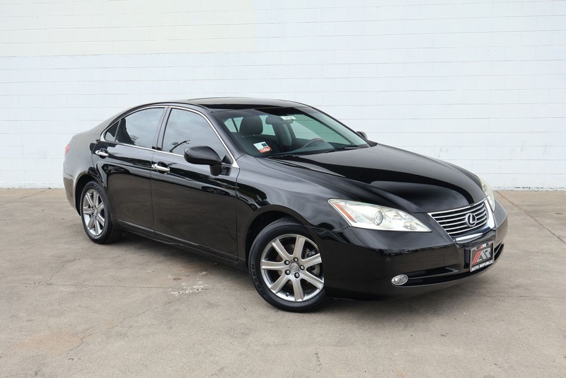 Lexus ES 350 Vehicle Full-screen Gallery Image 01