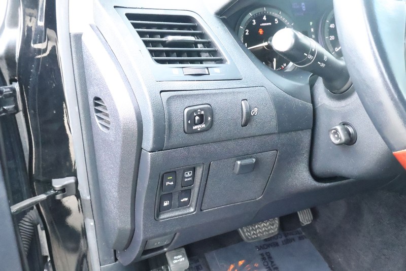 Lexus ES 350 Vehicle Full-screen Gallery Image 19