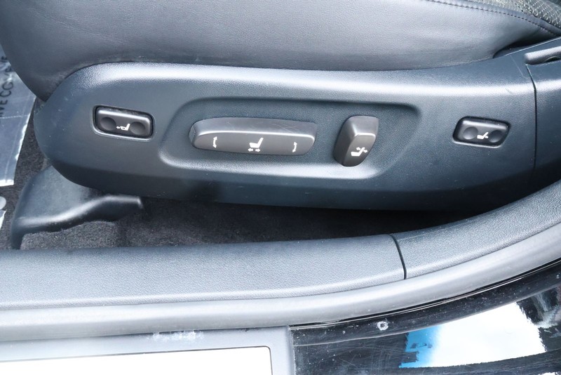 Lexus ES 350 Vehicle Full-screen Gallery Image 20