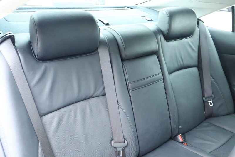 Lexus ES 350 Vehicle Full-screen Gallery Image 26