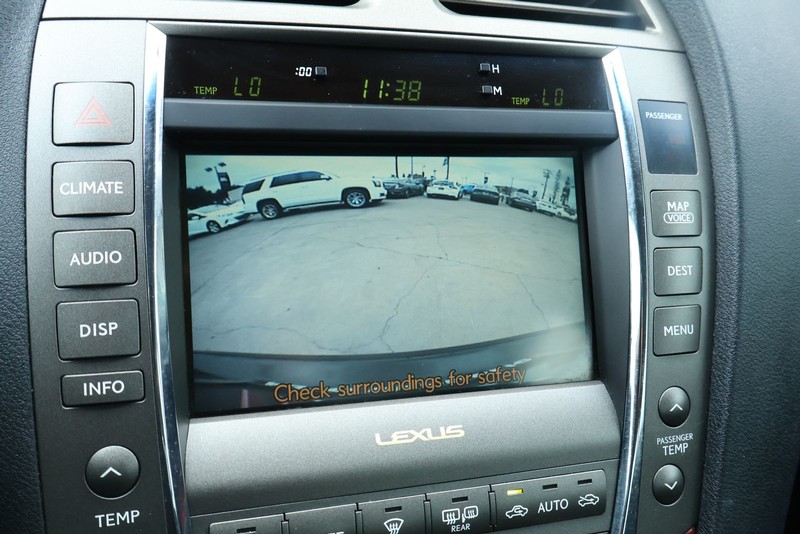 Lexus ES 350 Vehicle Full-screen Gallery Image 35
