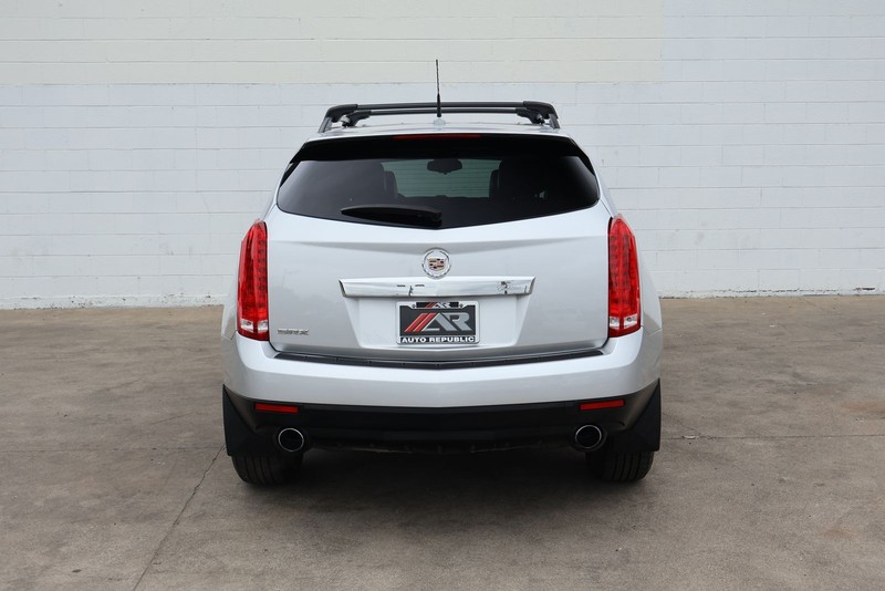 Cadillac SRX Vehicle Full-screen Gallery Image 06