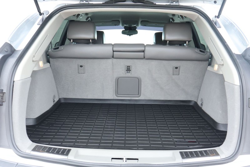 Cadillac SRX Vehicle Full-screen Gallery Image 08