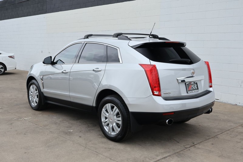 Cadillac SRX Vehicle Full-screen Gallery Image 09