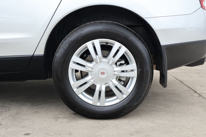 Cadillac SRX Vehicle Full-screen Gallery Image 14