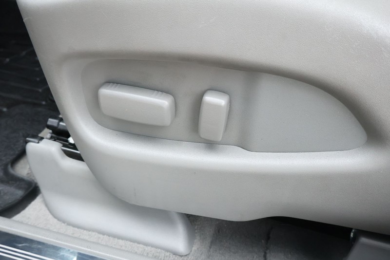 Cadillac SRX Vehicle Full-screen Gallery Image 20