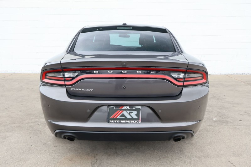 Dodge Charger Vehicle Full-screen Gallery Image 06