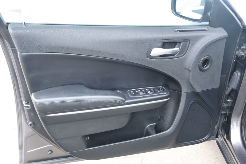 Dodge Charger Vehicle Full-screen Gallery Image 14